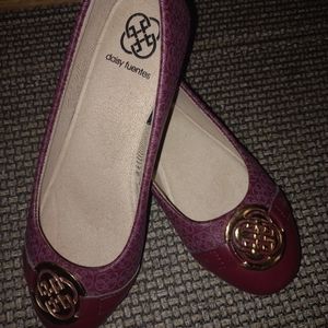 New Size 6 Daisy Fuentes Flats